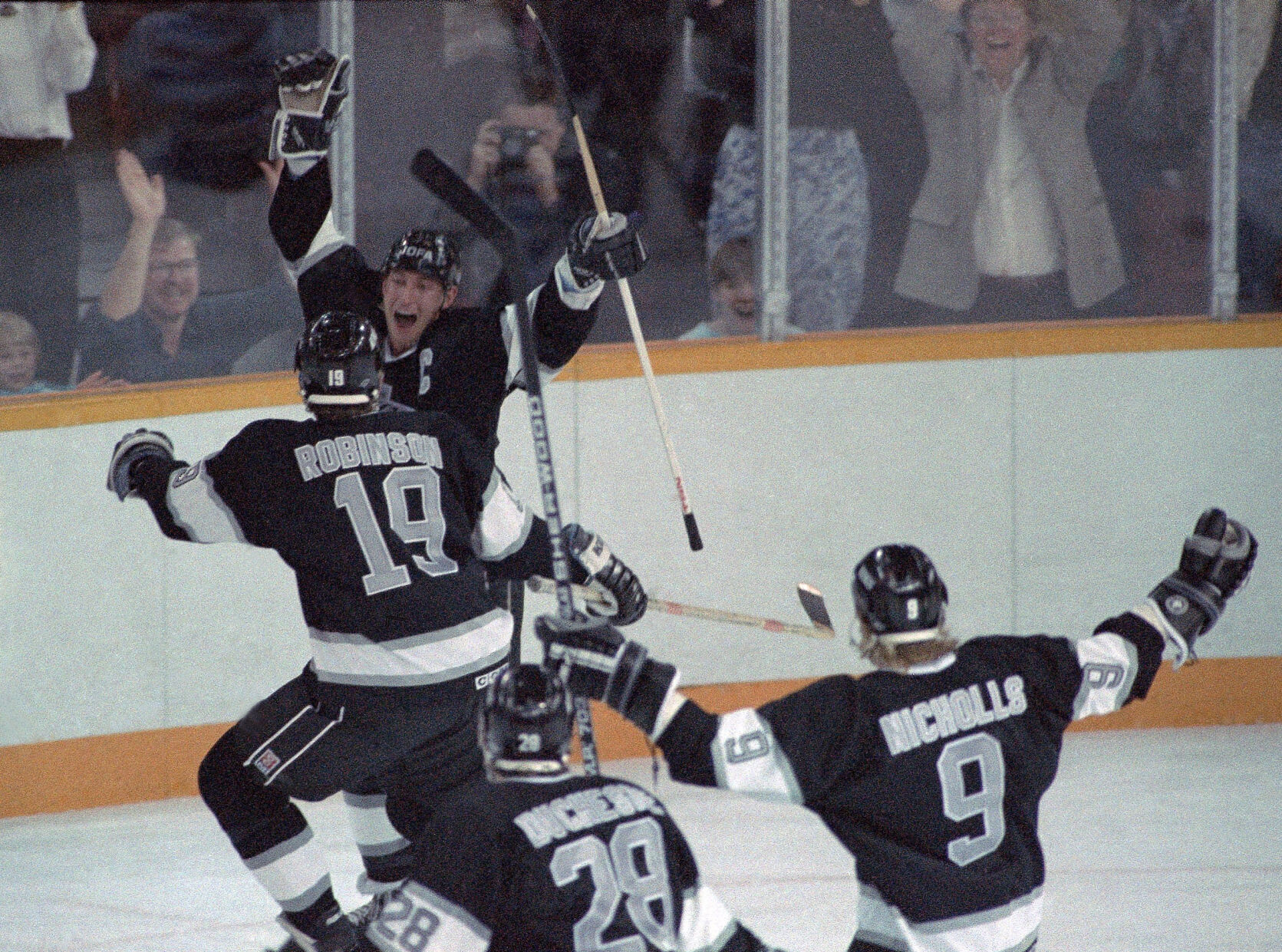 1989: Wayne Gretzky passes Gordie Howe as NHL’s all-time leading scorer